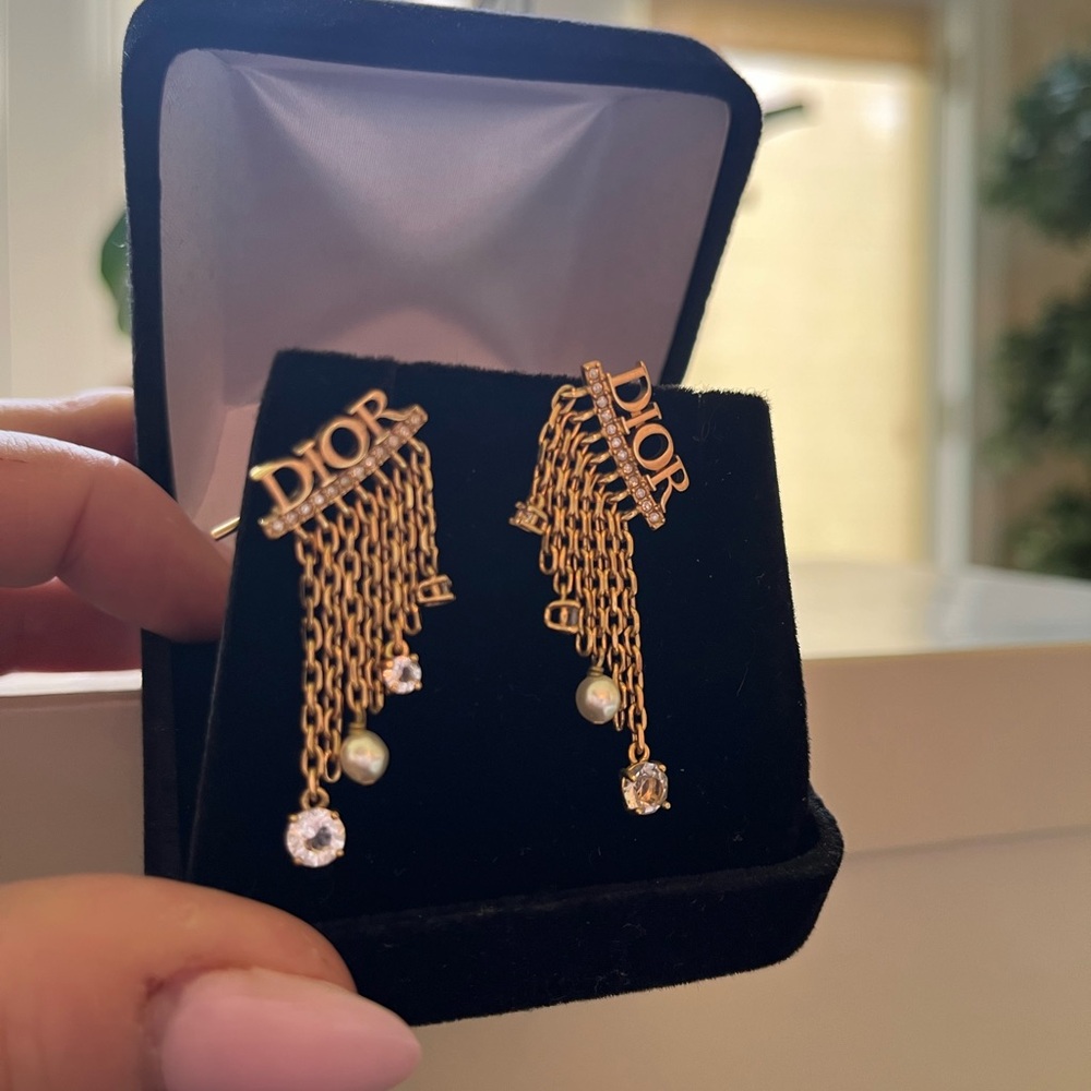 Dior Ear Crawlers